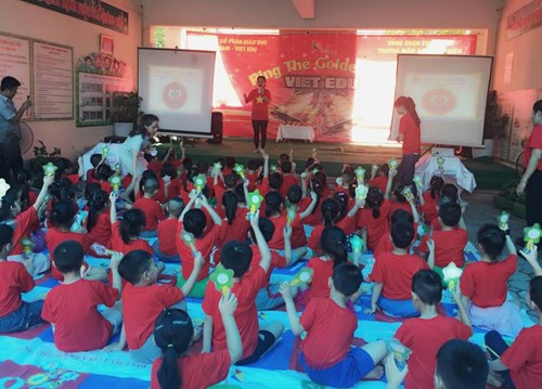Trường Mầm non Long Biên phối hợp Công ty Cổ phần Giáo dục Việt Nam - VIET EDU tổ chức cho các bé học sinh tham gia Vòng chung kết cuộc thi  Rung chuông vàng .